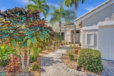 Spacious 3/2 villa offers over 2000sq. feet of living area!! on Aberdeen Golf and Country Club in Florida - for sale on GolfHomes.com, golf home, golf lot