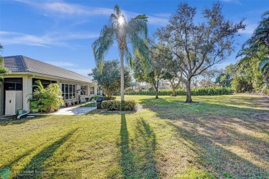 Spacious 3/2 villa offers over 2000sq. feet of living area!! on Aberdeen Golf and Country Club in Florida - for sale on GolfHomes.com, golf home, golf lot