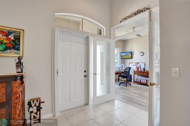 Spacious 3/2 villa offers over 2000sq. feet of living area!! on Aberdeen Golf and Country Club in Florida - for sale on GolfHomes.com, golf home, golf lot