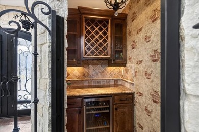 This immaculate, updated waterfront home in the exclusive on Pinnacle Golf and Boat Club in Texas - for sale on GolfHomes.com, golf home, golf lot