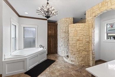 This immaculate, updated waterfront home in the exclusive on Pinnacle Golf and Boat Club in Texas - for sale on GolfHomes.com, golf home, golf lot