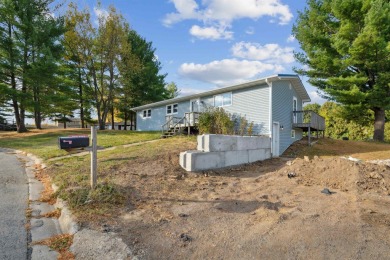 LOCATION, LOCATION, LOCATION.  Check out this newly remodeled 3 on Platteville Golf and Country Club in Wisconsin - for sale on GolfHomes.com, golf home, golf lot