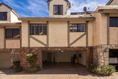 Beautifully located townhome/condo in one of Lake Havasu's most on London Bridge Golf Course in Arizona - for sale on GolfHomes.com, golf home, golf lot