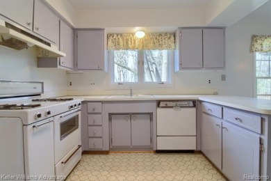 Welcome to this classic colonial in the highly regarded Glenview on Hilltop Golf Course in Michigan - for sale on GolfHomes.com, golf home, golf lot