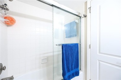 Ideally located near the beach, shopping and dining. This on Quail Run Golf Club In Naples in Florida - for sale on GolfHomes.com, golf home, golf lot