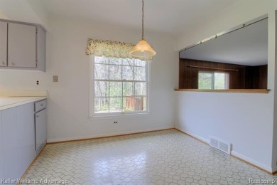Welcome to this classic colonial in the highly regarded Glenview on Hilltop Golf Course in Michigan - for sale on GolfHomes.com, golf home, golf lot