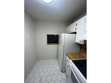 +55 COMMUNITY, NICE UNIT, WATER VIEW, LOCATION, LOCATION on Sunrise Lakes Phase III in Florida - for sale on GolfHomes.com, golf home, golf lot