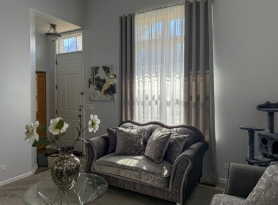 Largest River Bend end-unit townhome with 3 levels of living on River Bend Golf Club in Illinois - for sale on GolfHomes.com, golf home, golf lot