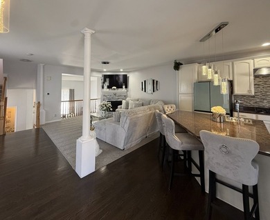 Largest River Bend end-unit townhome with 3 levels of living on River Bend Golf Club in Illinois - for sale on GolfHomes.com, golf home, golf lot