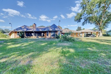 Brand New ROOF!!! This charming 3-bedroom, 3-bathroom residence on Inverness Golf and Country Club in Florida - for sale on GolfHomes.com, golf home, golf lot