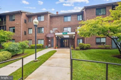 Lovely 2-bedroom/2 -bath condo home with  lots of natural light on Leisure World Golf Club in Maryland - for sale on GolfHomes.com, golf home, golf lot