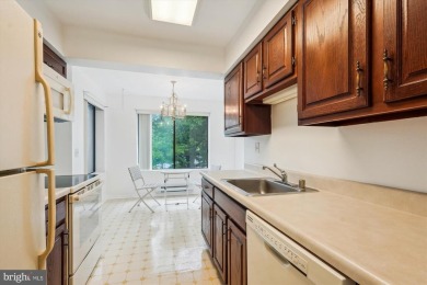 Lovely 2-bedroom/2 -bath condo home with  lots of natural light on Leisure World Golf Club in Maryland - for sale on GolfHomes.com, golf home, golf lot