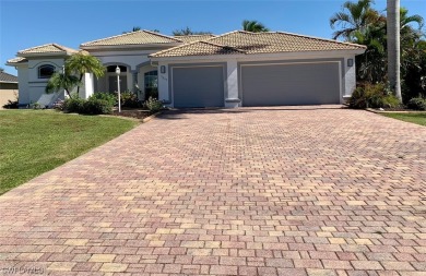 Come see this beautiful 4 Bedroom/3 Bathroom home with a on Royal Tee Country Club in Florida - for sale on GolfHomes.com, golf home, golf lot