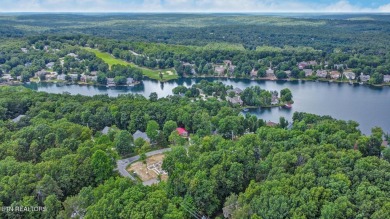 Welcome to a beautifully maintained ranch home, ideally situated on Heatherhurst Golf Course in Tennessee - for sale on GolfHomes.com, golf home, golf lot