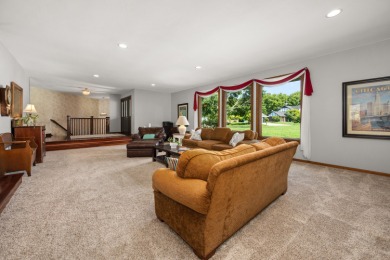 This timeless all-brick 6,973 sq. ft. ranch home with a on Buena Vista Golf Course in Illinois - for sale on GolfHomes.com, golf home, golf lot