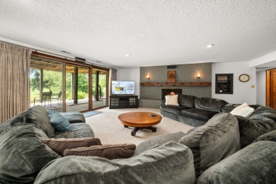 This timeless all-brick 6,973 sq. ft. ranch home with a on Buena Vista Golf Course in Illinois - for sale on GolfHomes.com, golf home, golf lot