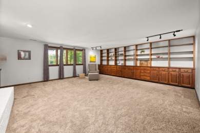 This timeless all-brick 6,973 sq. ft. ranch home with a on Buena Vista Golf Course in Illinois - for sale on GolfHomes.com, golf home, golf lot