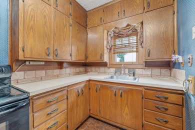 Rare Find in Riverside -- Three-Car Garage!!  Yes, you read that on Arthur B. Sim Park Golf Course in Kansas - for sale on GolfHomes.com, golf home, golf lot