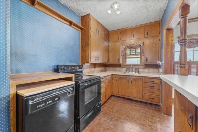 Rare Find in Riverside -- Three-Car Garage!!  Yes, you read that on Arthur B. Sim Park Golf Course in Kansas - for sale on GolfHomes.com, golf home, golf lot