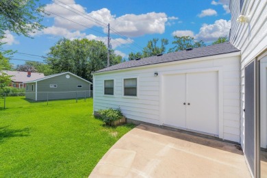 Rare Find in Riverside -- Three-Car Garage!!  Yes, you read that on Arthur B. Sim Park Golf Course in Kansas - for sale on GolfHomes.com, golf home, golf lot