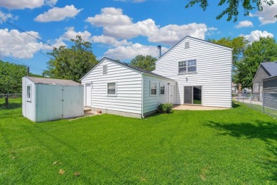 Rare Find in Riverside -- Three-Car Garage!!  Yes, you read that on Arthur B. Sim Park Golf Course in Kansas - for sale on GolfHomes.com, golf home, golf lot