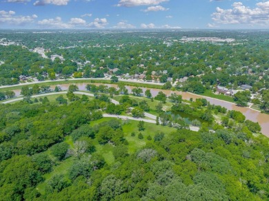 Rare Find in Riverside -- Three-Car Garage!!  Yes, you read that on Arthur B. Sim Park Golf Course in Kansas - for sale on GolfHomes.com, golf home, golf lot