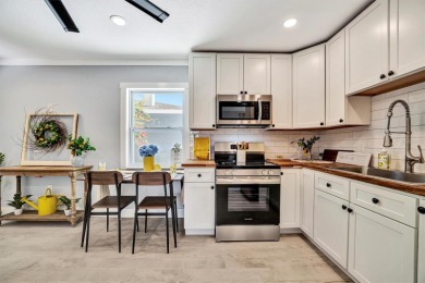 Under contract-accepting backup offers. Fully Renovated on Bradenton Country Club in Florida - for sale on GolfHomes.com, golf home, golf lot