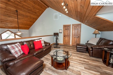 Welcome to The Reserve II at Sugar Mountain!

Experience on Sugar Mountain Golf Course in North Carolina - for sale on GolfHomes.com, golf home, golf lot
