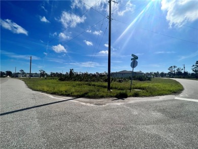 Very nice corner lot in deeded neighborhood with new homes with on Rotonda Golf and Country Club The Links Course in Florida - for sale on GolfHomes.com, golf home, golf lot