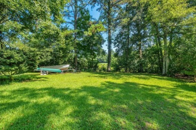 Nestled right on Killearn Golf Course! This charming 3-bedroom on Killearn Country Club and Inn in Florida - for sale on GolfHomes.com, golf home, golf lot