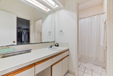 Welcome to this inviting 2-bedroom, 2-bath condo with a on Rockport Country Club in Texas - for sale on GolfHomes.com, golf home, golf lot