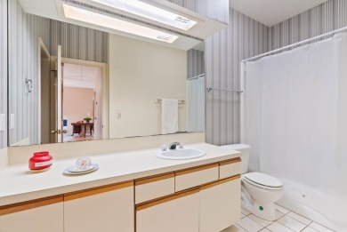 Welcome to this inviting 2-bedroom, 2-bath condo with a on Rockport Country Club in Texas - for sale on GolfHomes.com, golf home, golf lot