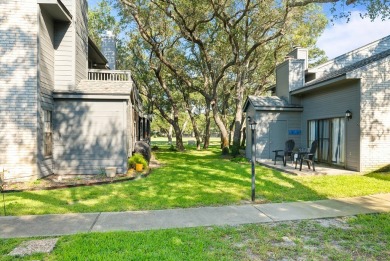 Welcome to this inviting 2-bedroom, 2-bath condo with a on Rockport Country Club in Texas - for sale on GolfHomes.com, golf home, golf lot