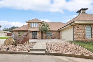 **PRICE IMPROVEMENT - AND RATES ARE DROPPING!! ** Discover your on Iron Horse Golf Course in Texas - for sale on GolfHomes.com, golf home, golf lot