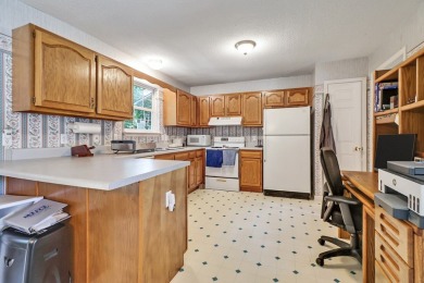 Consider the possibilities for this charming ranch in on Druid Hills Golf Club in Tennessee - for sale on GolfHomes.com, golf home, golf lot