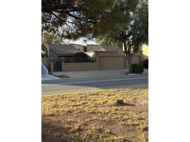 Welcome to effortless luxury living in this updated, lock and on Green Tree Country Club in Texas - for sale on GolfHomes.com, golf home, golf lot