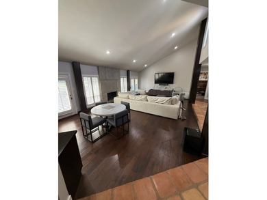 Welcome to effortless luxury living in this updated, lock and on Green Tree Country Club in Texas - for sale on GolfHomes.com, golf home, golf lot