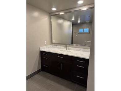 Welcome to effortless luxury living in this updated, lock and on Green Tree Country Club in Texas - for sale on GolfHomes.com, golf home, golf lot