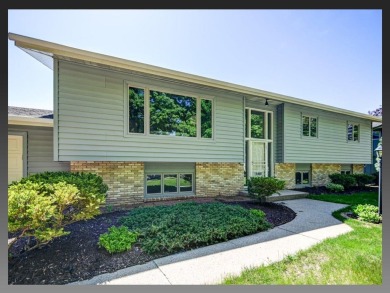 LIVE ON THE GOLF COURSE at TPC WISCONSIN .  This home sits on on Cherokee Country Club in Wisconsin - for sale on GolfHomes.com, golf home, golf lot