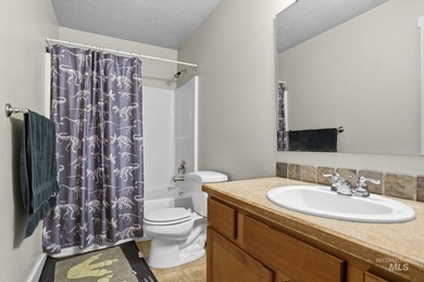 Very well maintained 2 level home in a private gated community on Ridgecrest Golf Course in Idaho - for sale on GolfHomes.com, golf home, golf lot