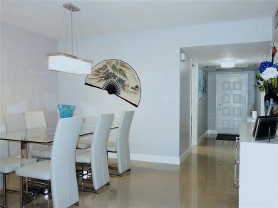 Beautifully updated top-floor 2/2 condo on Palm Aire's Oaks Lane on Palm-Aire Country Club and Resort - Palms in Florida - for sale on GolfHomes.com, golf home, golf lot