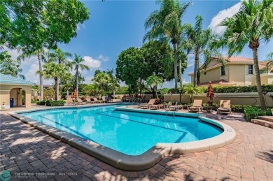 3/2.5 townhouse located in Verona of Deer Creek with a private on Deer Creek Golf Club in Florida - for sale on GolfHomes.com, golf home, golf lot