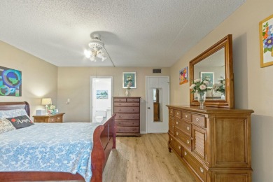 Fully furnished apartment in a clean, nice and active 55+ on Wynmoor Golf Course in Florida - for sale on GolfHomes.com, golf home, golf lot