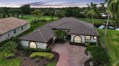 PRICE REFRESH...BRING YOUR OFFERS! With views of the Golf Course on Heritage Oaks Golf and Country Club in Florida - for sale on GolfHomes.com, golf home, golf lot