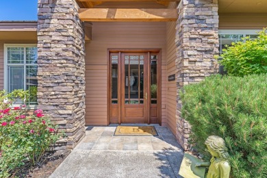 This single level floorplan features an impressive entry into a on Broken Top Club in Oregon - for sale on GolfHomes.com, golf home, golf lot