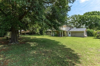 Spacious home in the highly sought-after Kenwood neighborhood on Fort Walton Beach Golf Course in Florida - for sale on GolfHomes.com, golf home, golf lot