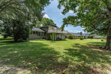 Spacious home in the highly sought-after Kenwood neighborhood on Fort Walton Beach Golf Course in Florida - for sale on GolfHomes.com, golf home, golf lot