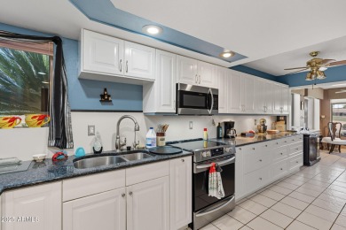 This is the largest townhome in Sun Lakes! 2 bed 2 bath home on Cottonwood Country Club in Arizona - for sale on GolfHomes.com, golf home, golf lot
