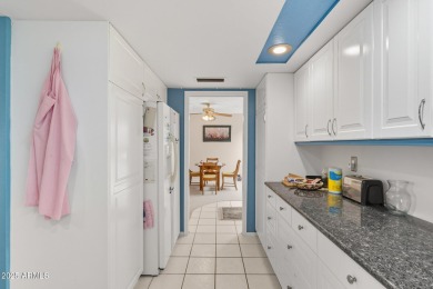 This is the largest townhome in Sun Lakes! 2 bed 2 bath home on Cottonwood Country Club in Arizona - for sale on GolfHomes.com, golf home, golf lot
