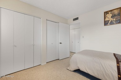 This is the largest townhome in Sun Lakes! 2 bed 2 bath home on Cottonwood Country Club in Arizona - for sale on GolfHomes.com, golf home, golf lot